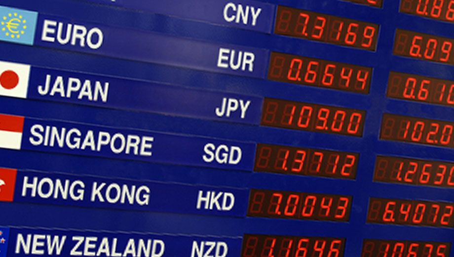 <p>Changing your Aussie dollars at the airport can be a costly mistake</p>