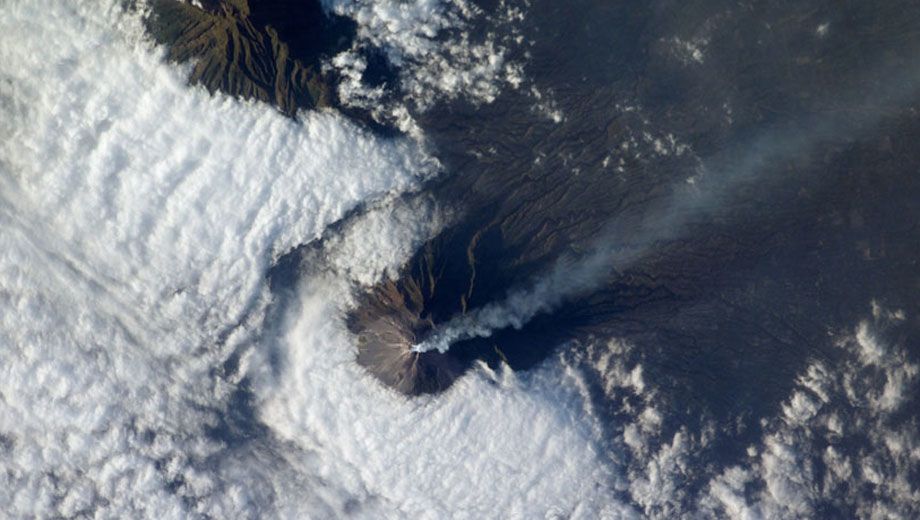 Update: Volcanic ash cloud disrupts flights to Jakarta