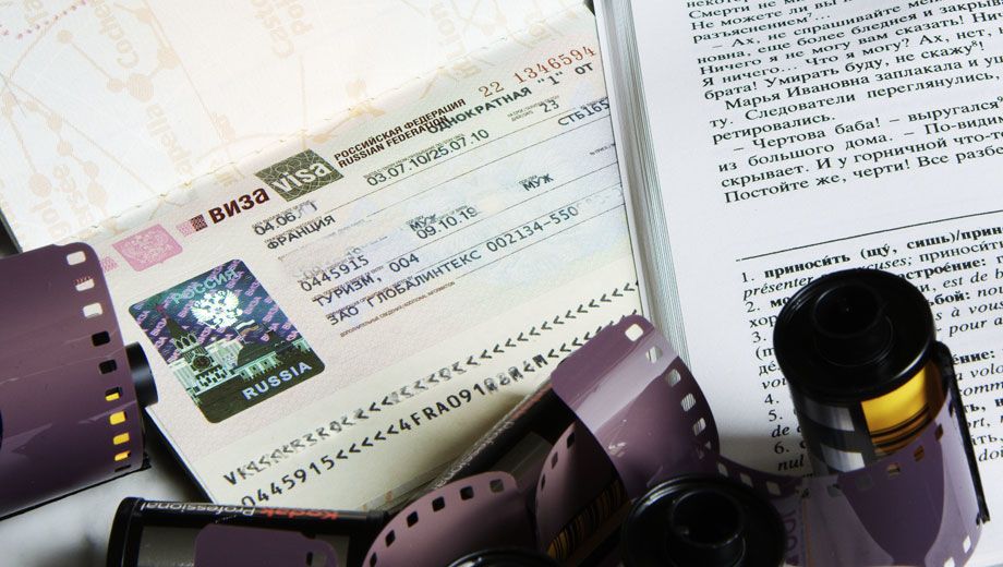 Shortcut the Russian foreigner registration certificate process with a smartphone