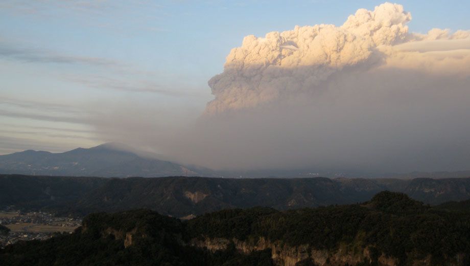 Ash cloud from Japanese volcano in path of flights to Korea, China, Taiwan