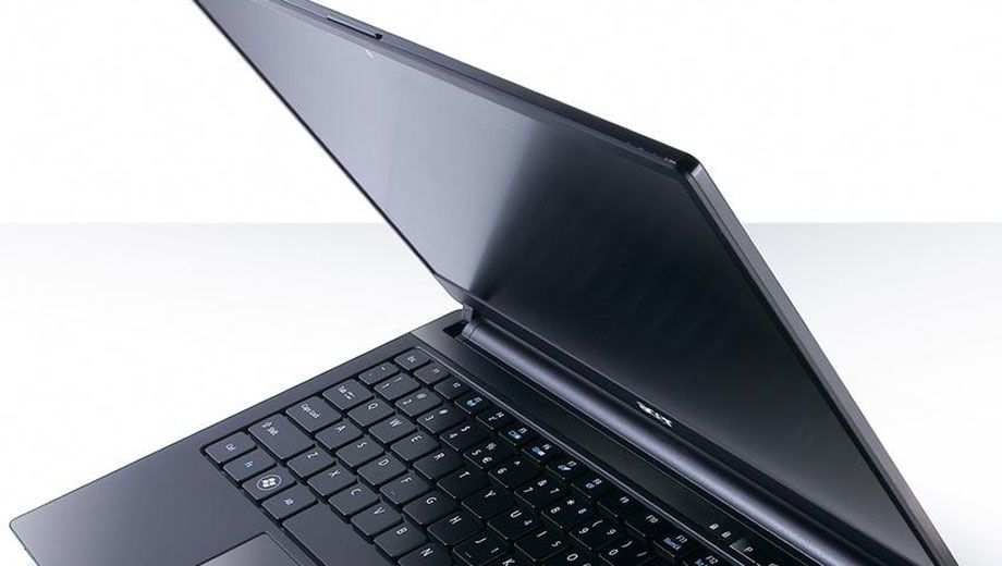 Acer Travelmate 8481: ultra-thin, big screen, carbon fibre laptop lust