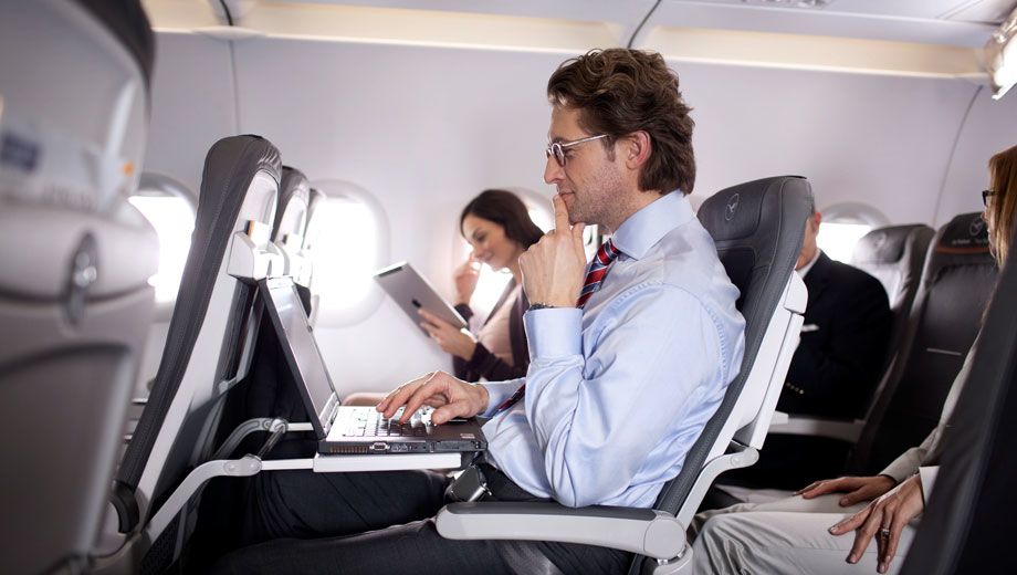 Qantas plays the waiting game on domestic in-flight Internet