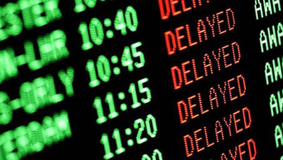 How should airlines manage flight delays?