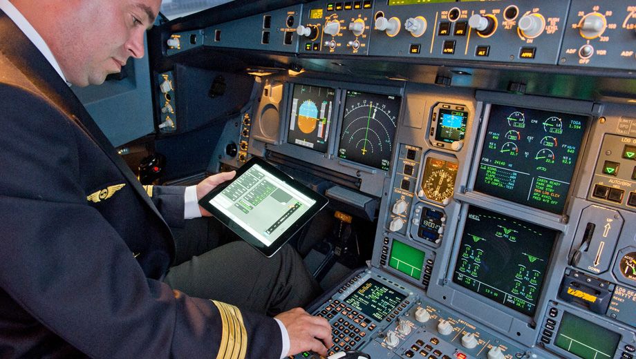 American Airlines pilots swap paper for iPads
