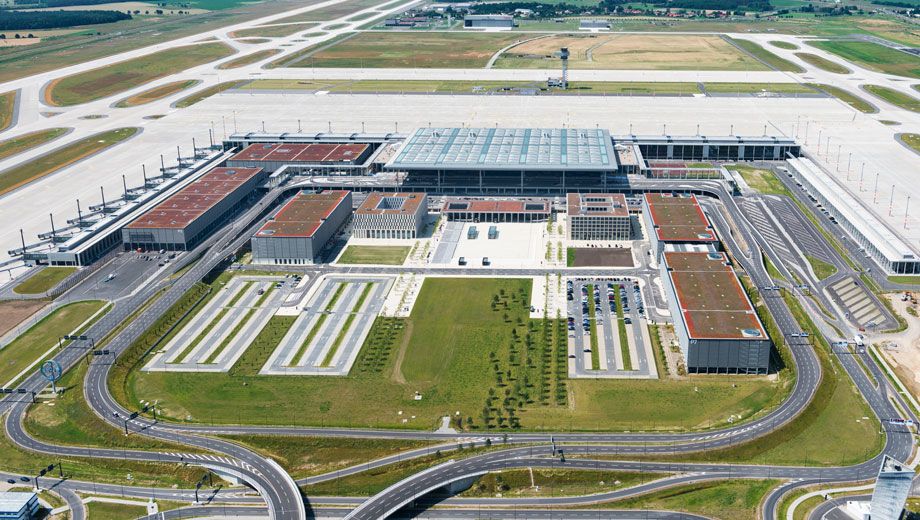 Berlin's new Brandenburg Airport won't open until 2016