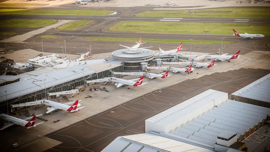 Qantas chases sale of Sydney, Melbourne airport terminals