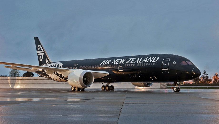 Air New Zealand's Boeing 787-9 flies into Sydney