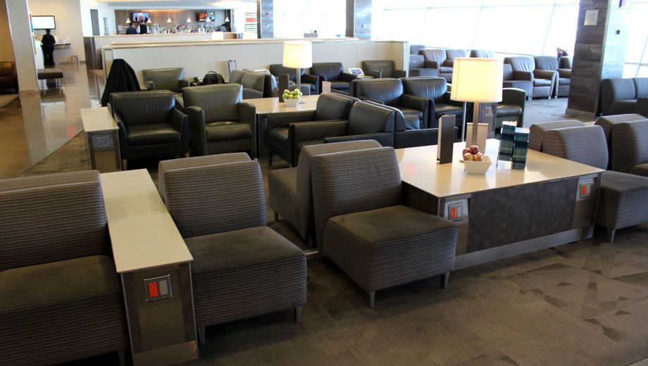 American Airlines Admirals Club lounge, New York JFK T8