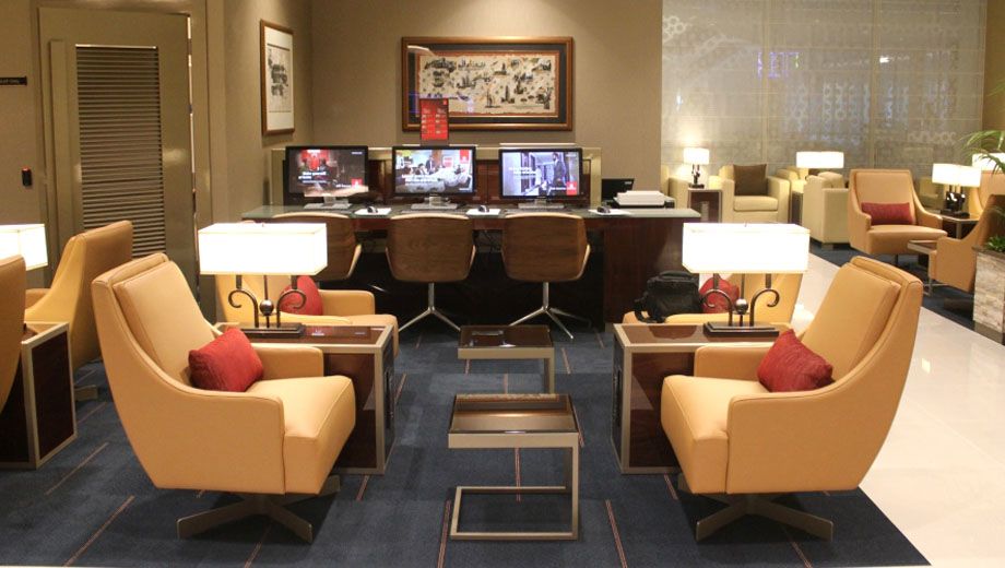 A Qantas flyer's guide to Emirates airport lounge access