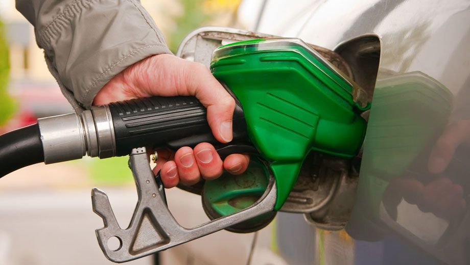 Earning frequent flyer points on petrol: Woolworths vs Coles vs BP