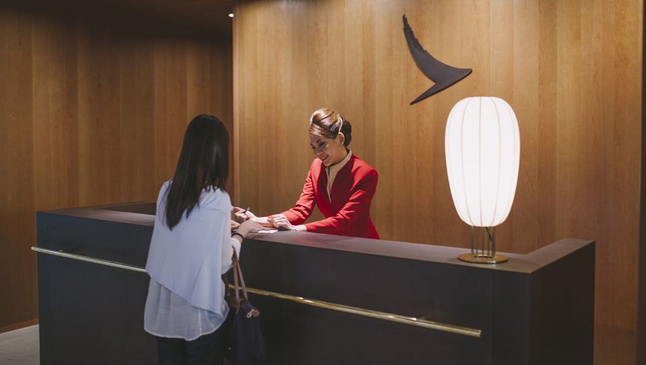 Can Qantas Club members use Cathay Pacific airport lounges?