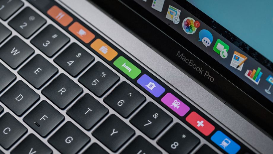 Apple to update MacBook laptops next month