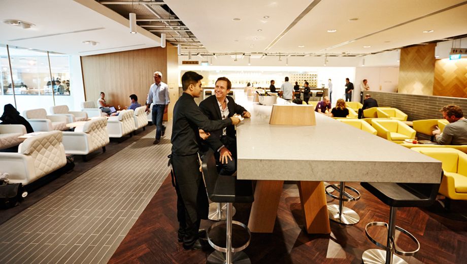 What will Qantas first class flyers get at the Singapore lounge?