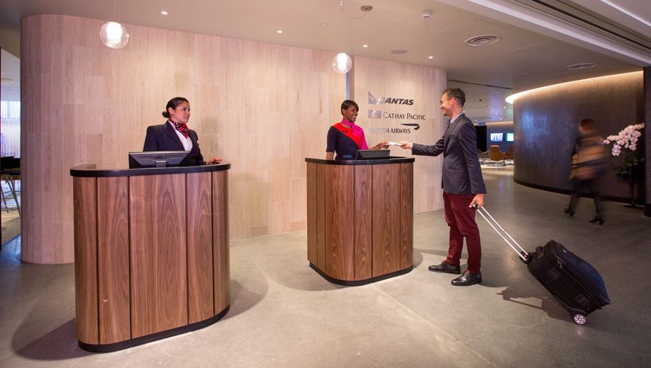 Access the Qantas LAX lounges before an American Airlines flight