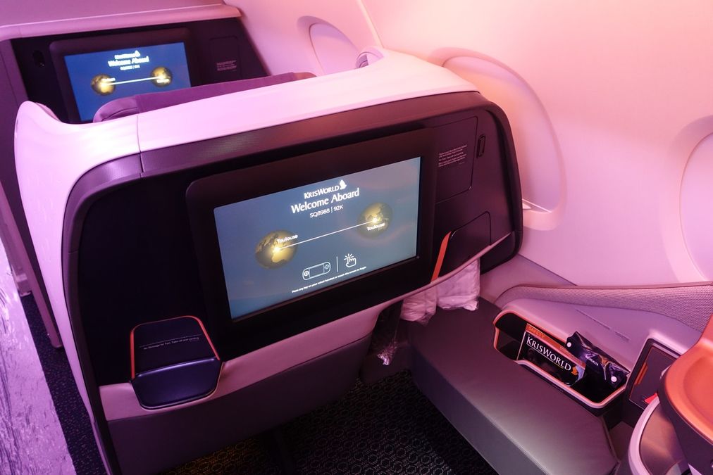 First pics: 2017 Singapore Airlines A380 Business Class