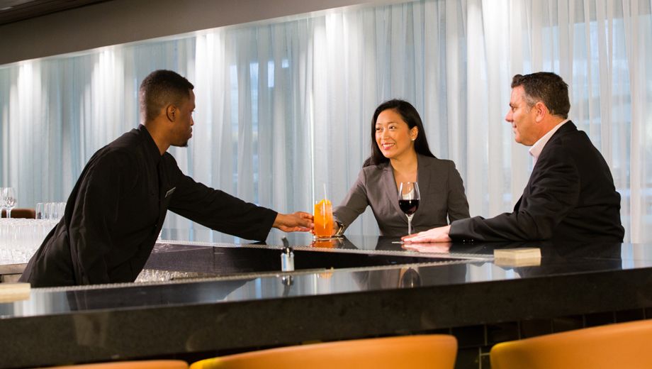 Should you tip the staff in US airport lounges?