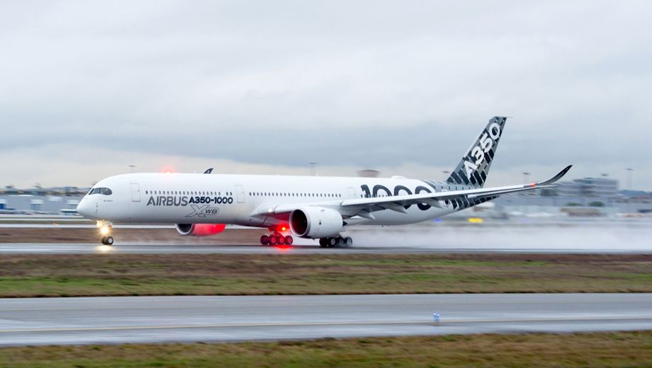 Airbus woos Qantas with A350-1000 visit, scenic Sydney test flight