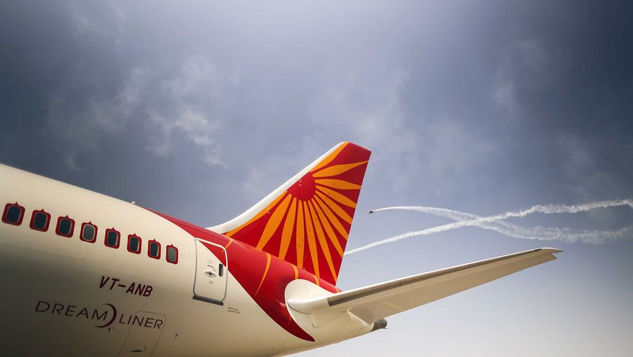 Singapore Airlines considers a bid for struggling Air India