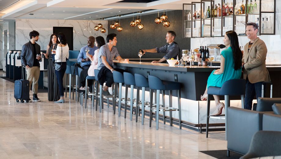 United Airlines defends banning frequent flyers from Polaris lounges