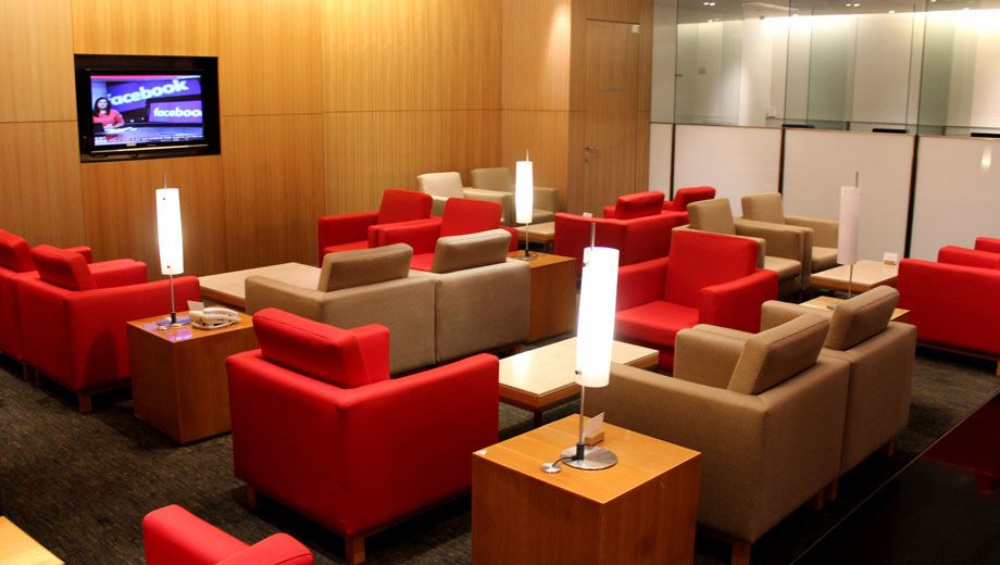 Cathay Pacific first class, business class lounge, Kuala Lumpur