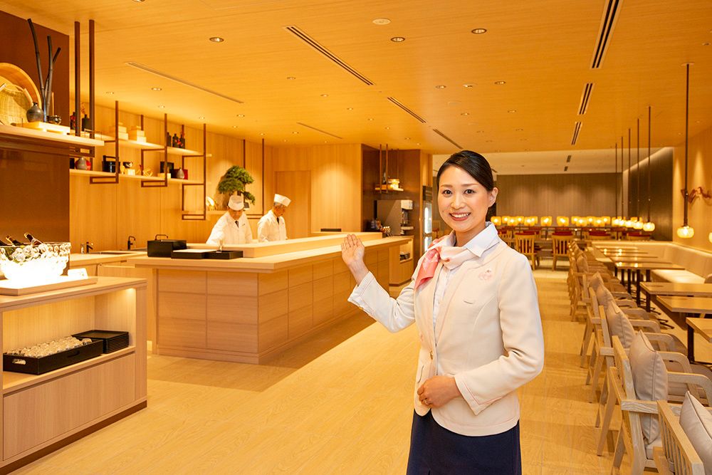 Dining in Japan Airlines' new Tokyo Narita first class lounge