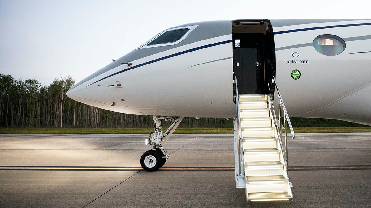 Private jet deliveries soar just as global economy cools off