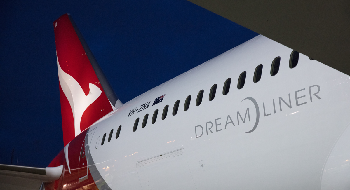 Qantas may add Singapore or Hong Kong stopover to Perth-London flight