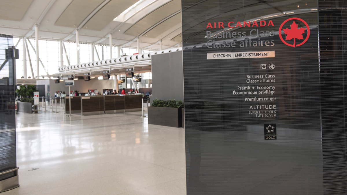 Air Canada suspends Australian flights, closes Signature Suite lounges