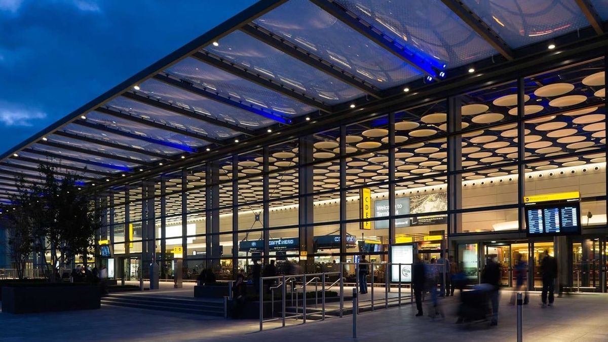 London Heathrow closes Terminal 4
