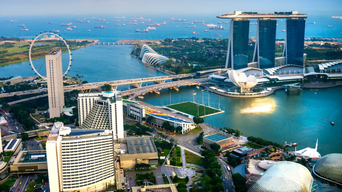 British expat pays $10,000/month to swim during Singapore's lockdown