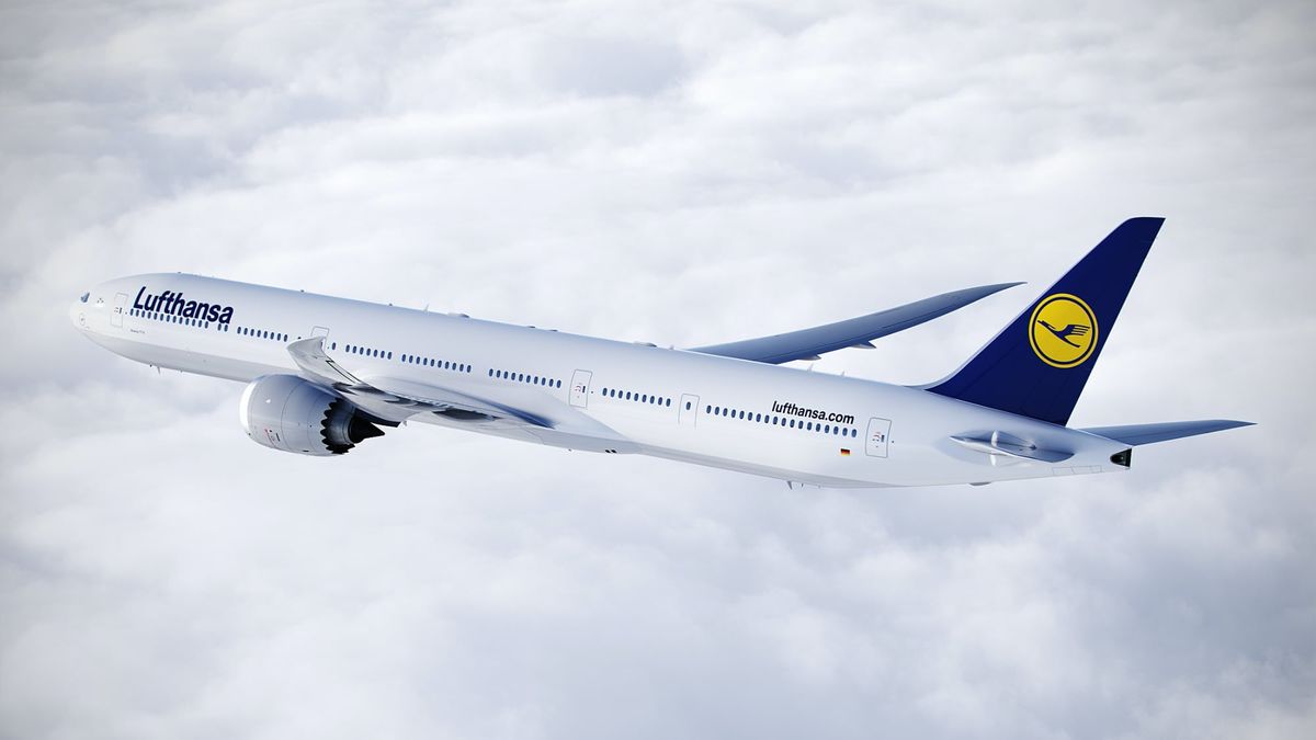 Lufthansa looks to push back new Airbus, Boeing jets