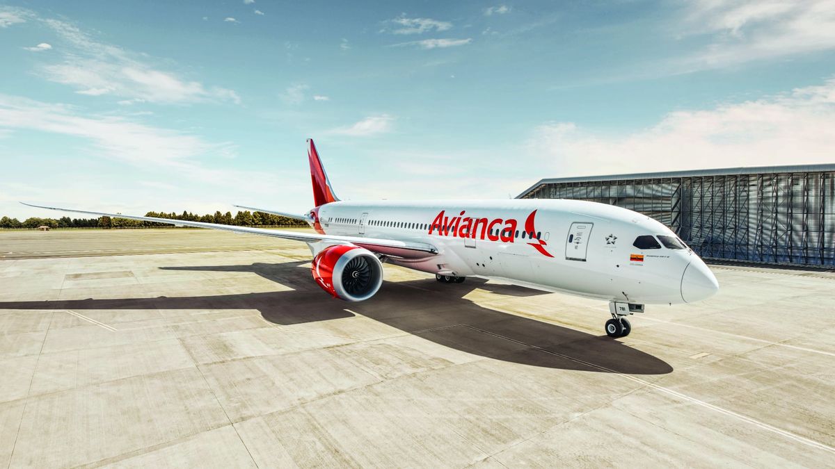 Avianca flies into bankruptcy, but says LifeMiles are safe
