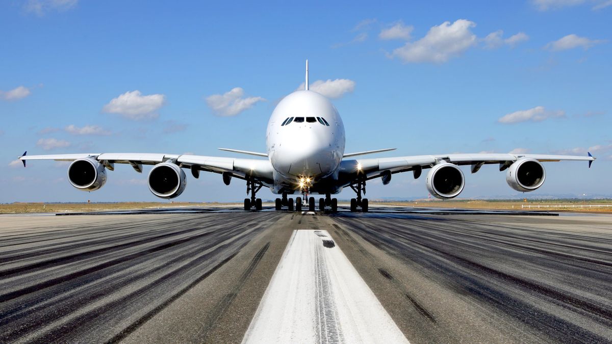 Emirates vs Qatar Airways in Airbus A380 superjumbo stoush