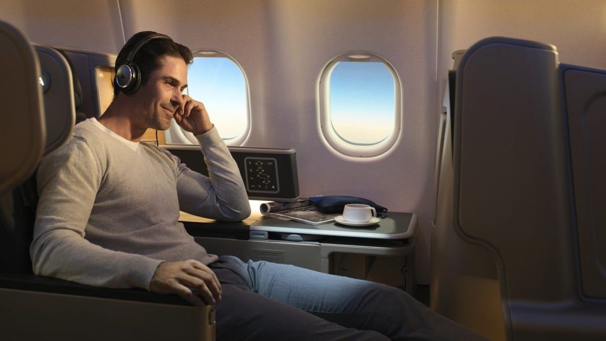How to earn Qantas status credits on flights booked with points