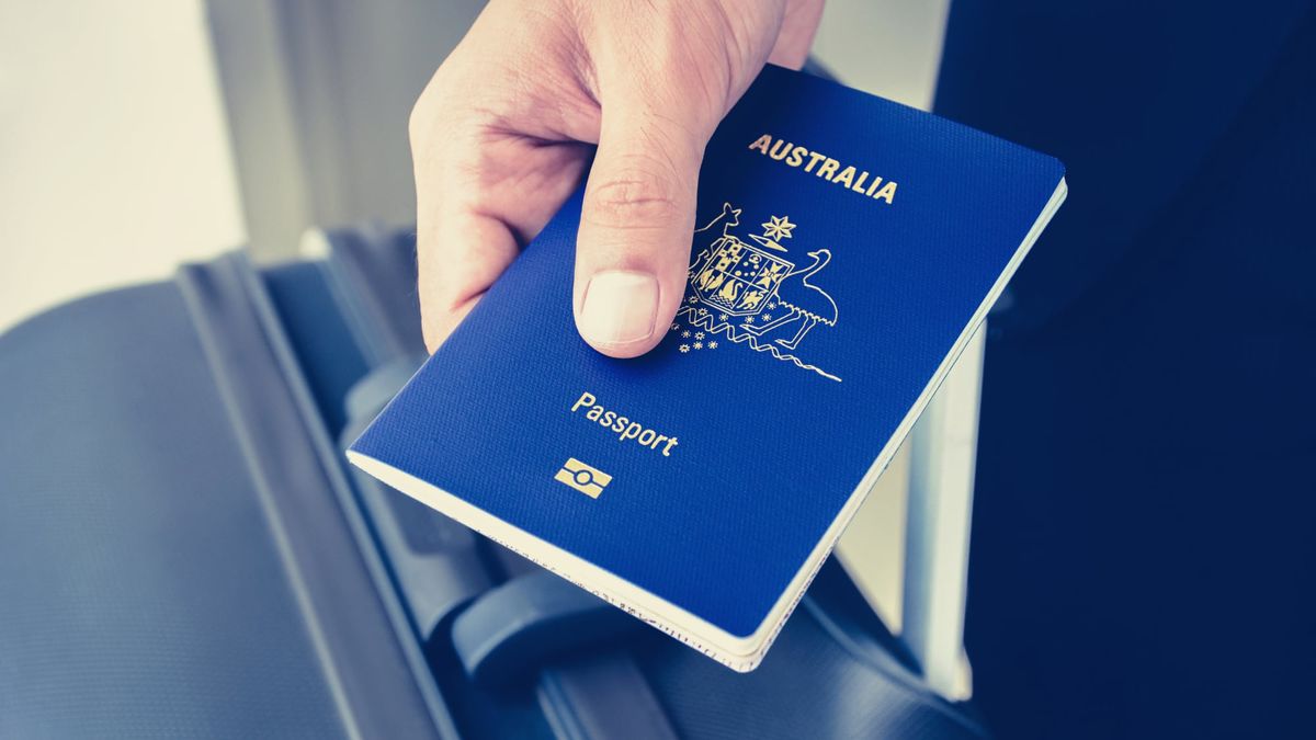 Qantas ready to restart international flights, bring Australians home