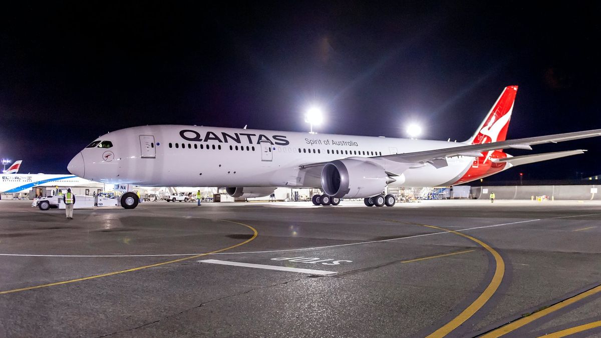 Qantas to launch rescue flights from London, India, South Africa