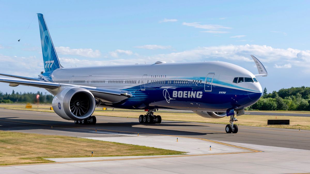 Boeing could lose one-third of 777X orders on jet's latest delay