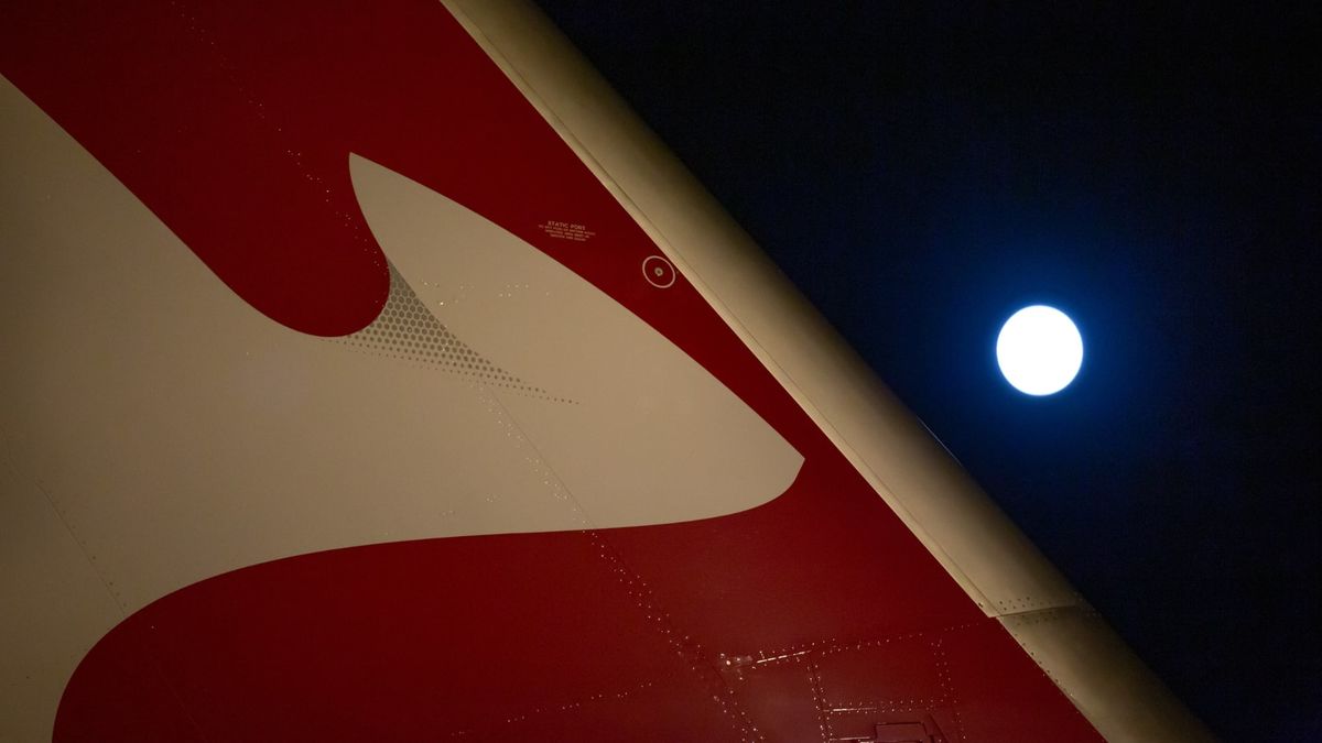 What it was like on Qantas’ Boeing 787 Supermoon flight