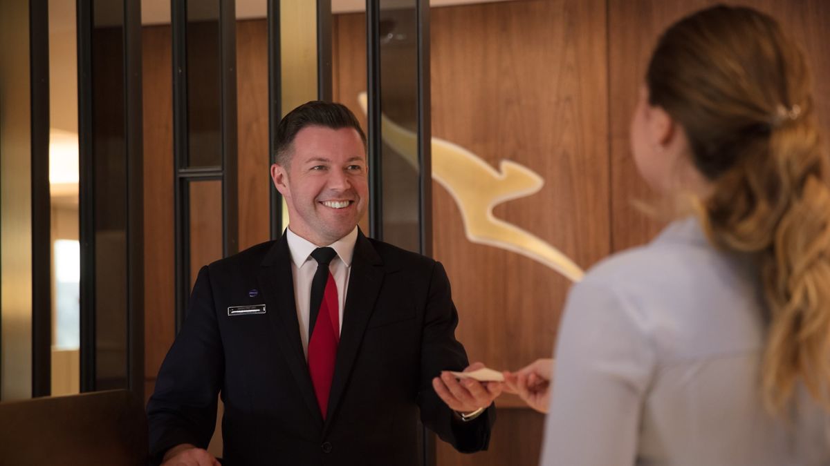 Qantas rolls out frequent flyer status extension to 2023