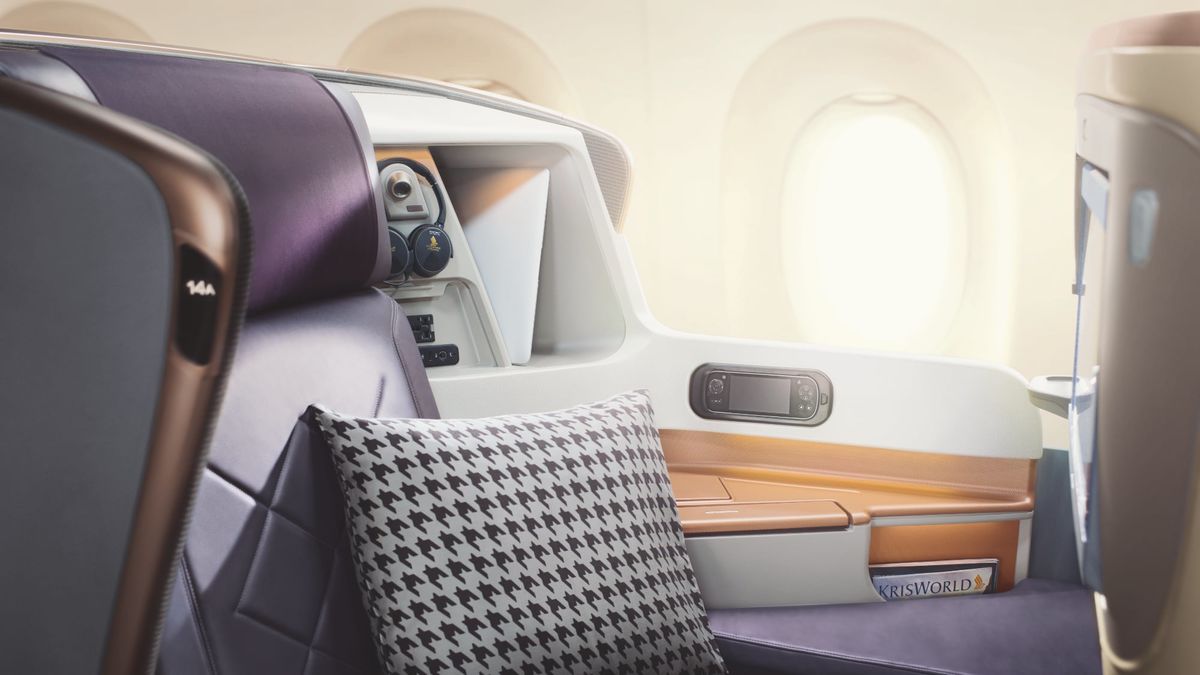 Singapore Airlines signs off on Boeing 777X first, business class