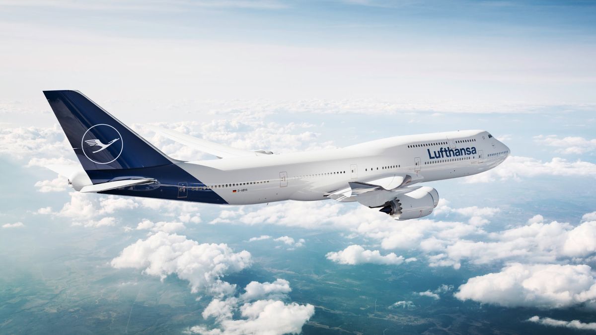 Jumbo-sized upgrade: Lufthansa 747s get new first, business class