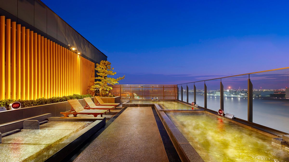 Tokyo-Haneda Airport’s new hot springs now open for rooftop soaking