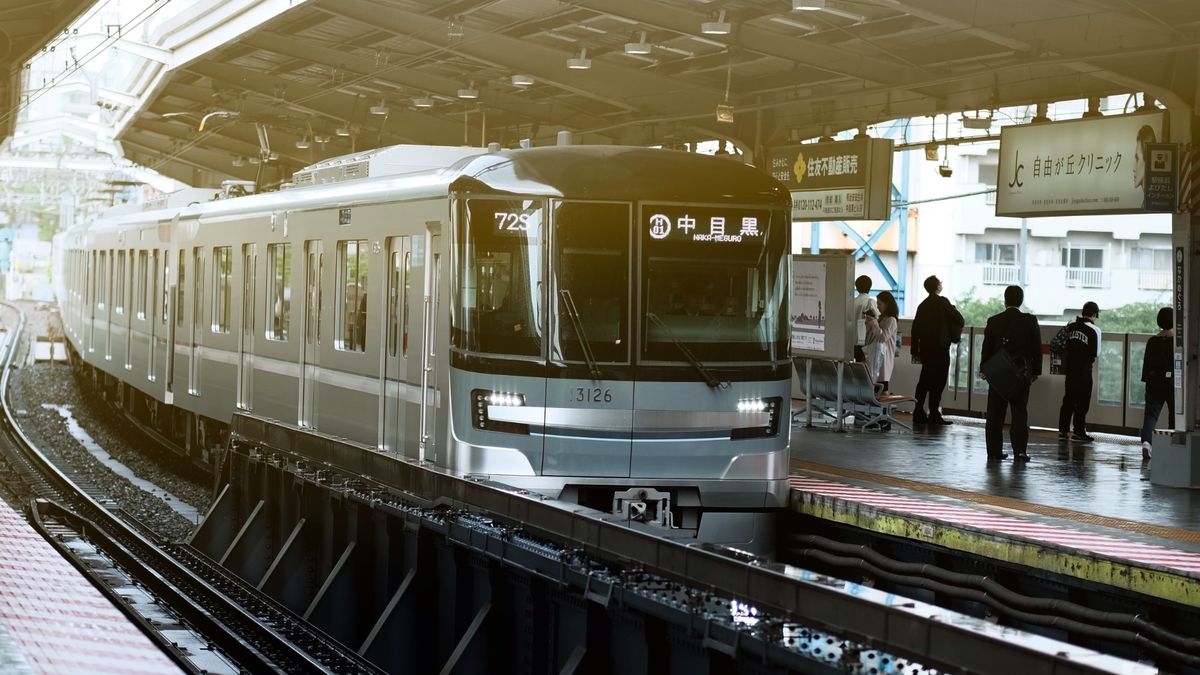 Tokyo metro to trial tap-and-go credit cards