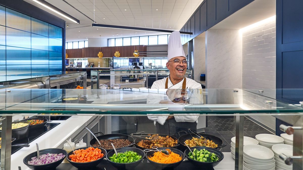 United Airlines debuts its third United Club at Newark Airport