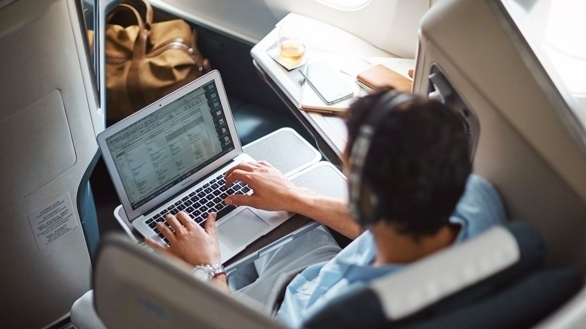 Cathay: free WiFi for business class, top-tier frequent flyers
