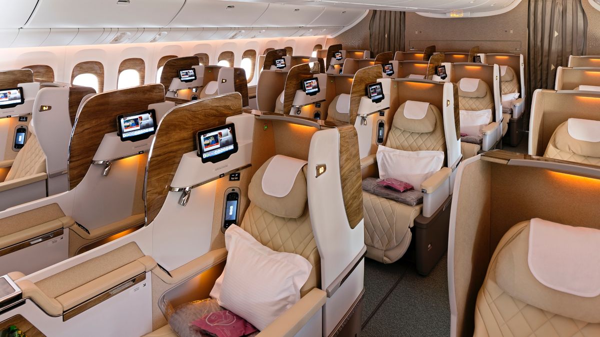 Emirates 777: new business class ditches the middle seat