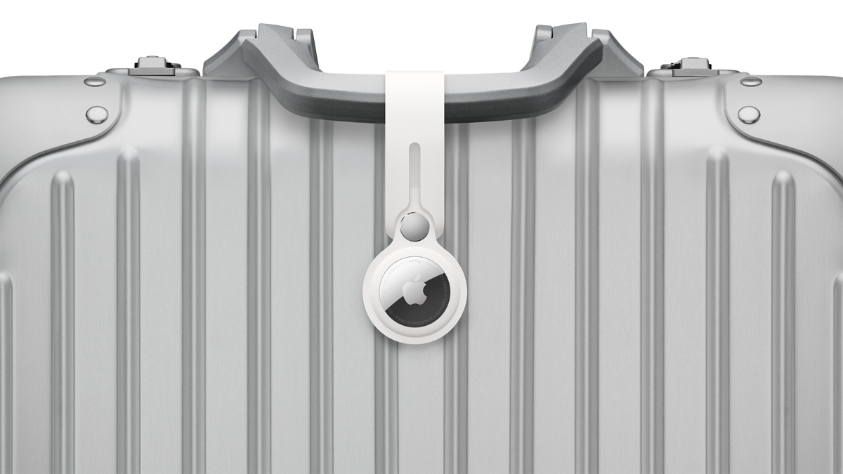 Singapore Airlines preps AirTag luggage tracking