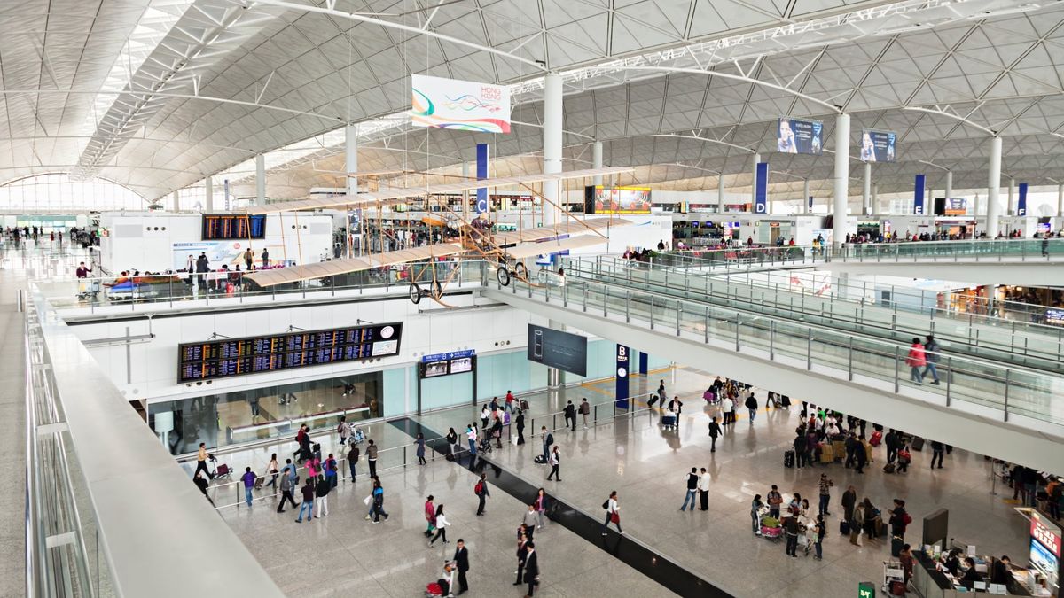 Qantas, Cathay Pacific cancel all Hong Kong flights