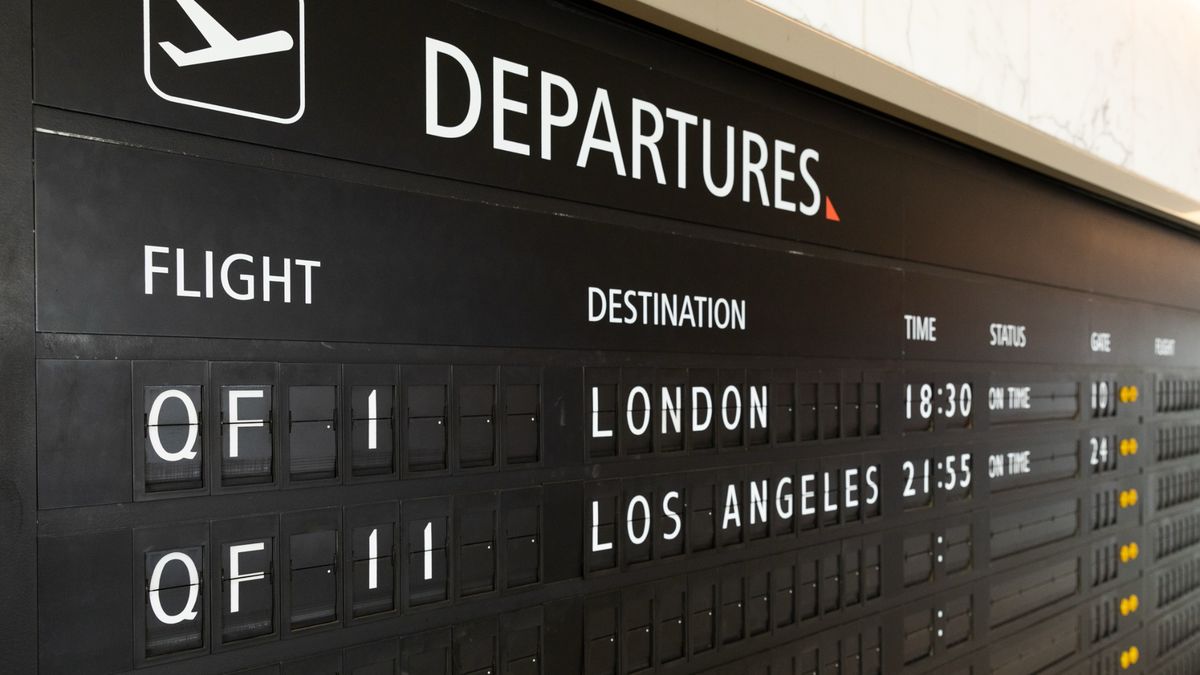 Qantas direct flights vs stopovers