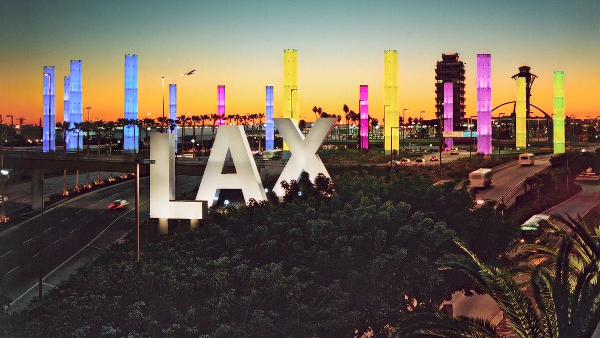 LAX plans 140% hike on surcharge for taxis, Uber, Lyft 